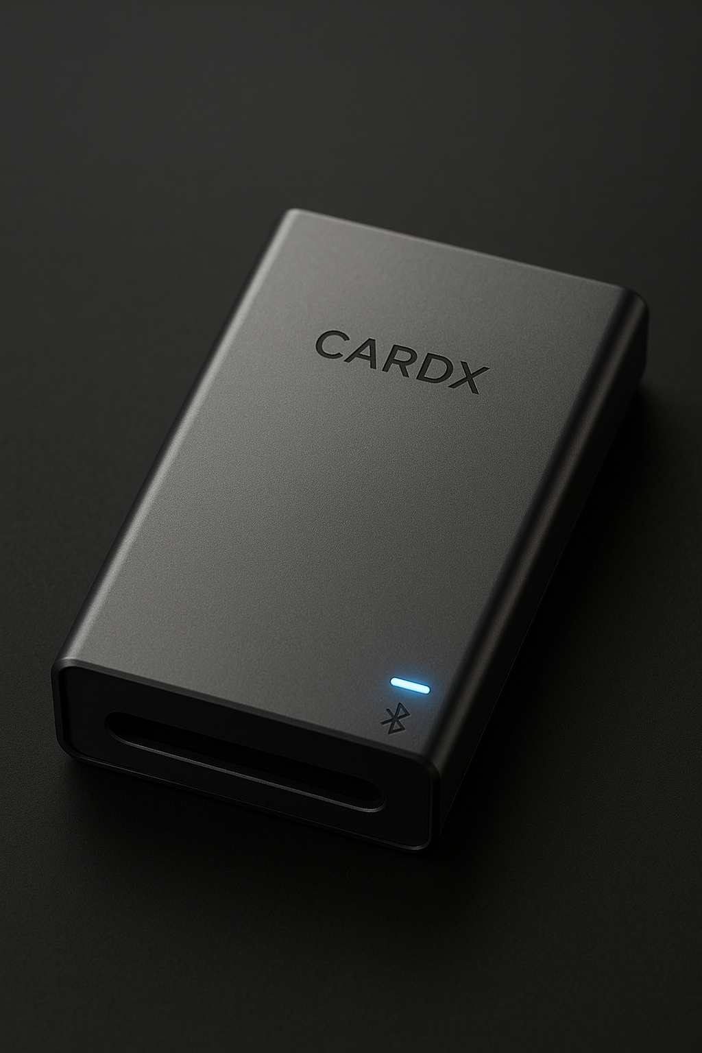 CardX 钛合金名片扫描器侧面视图 - Grade 5钛合金纤薄设计 OCR扫描端口